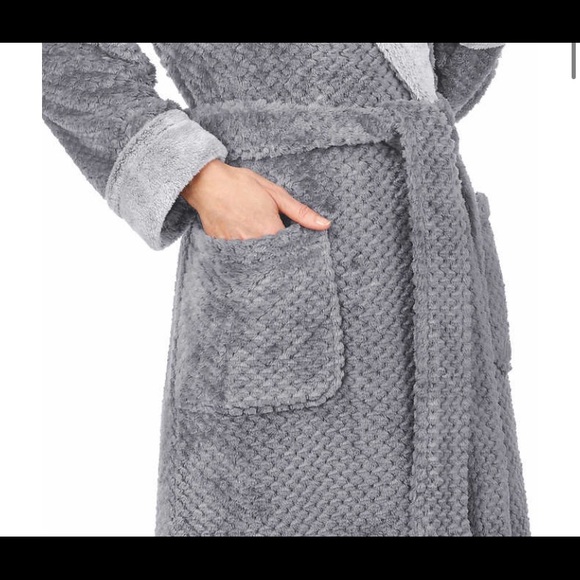 Carole Hochman ladies soft plush long warm Robe - Picture 7 of 12